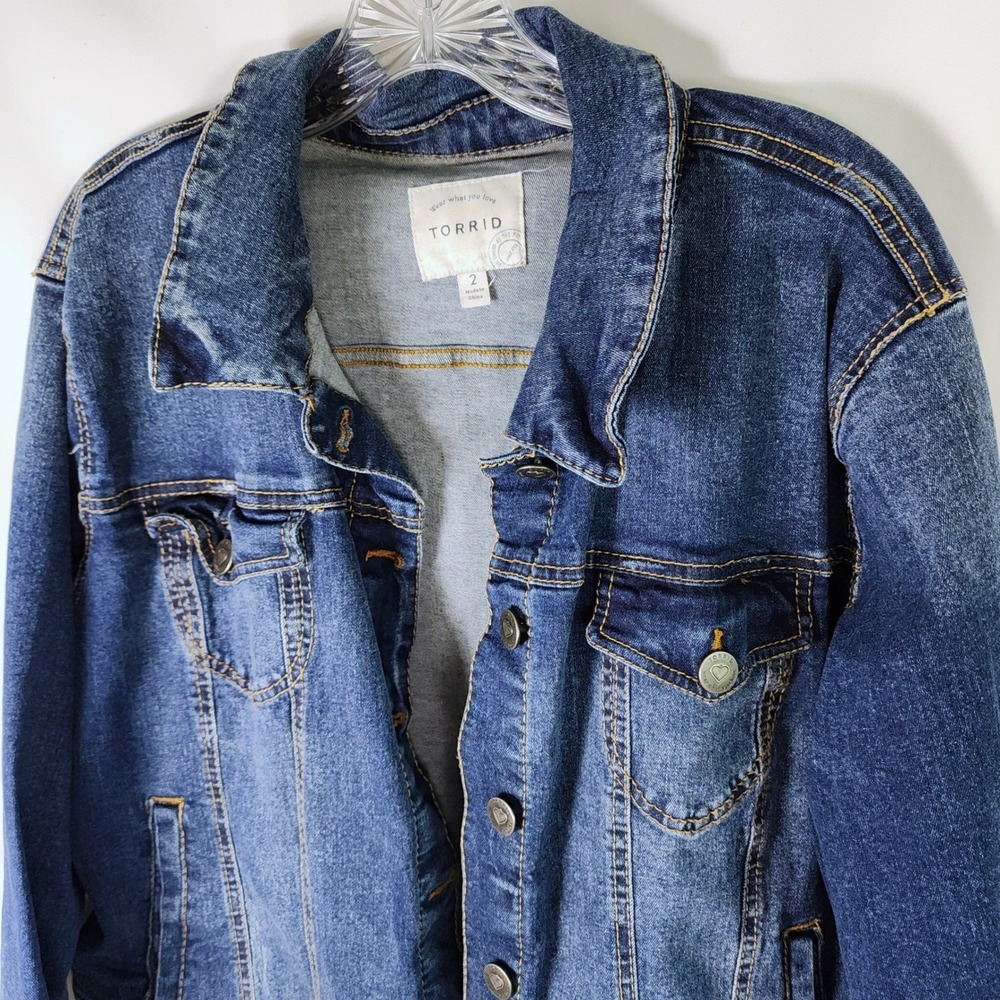 Torrid Women's Denim Trucker Jacket Blue Wash Size 2 Classic‎ Jean Coat